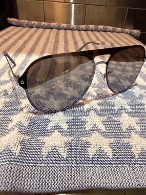 NEVER WORN ROCAWEAR Silver Aviator Shield Sunglasses -